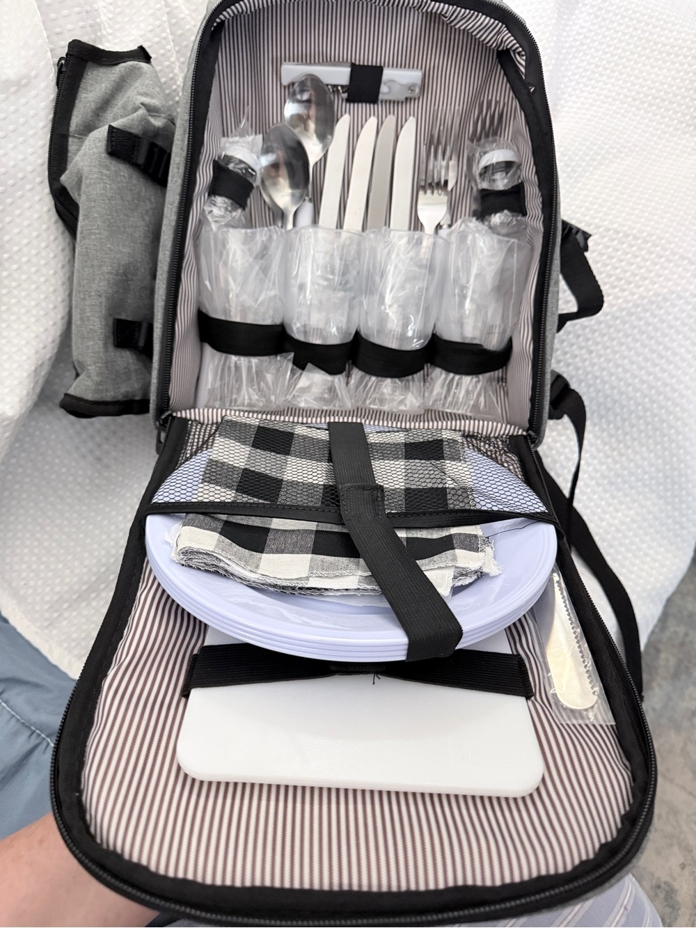 NWT Hap Tim 4 Person Picnic Backpack Set Insulated Cooler Gray